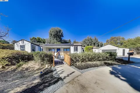 55 Rutherford Ln, Martinez, CA 94553