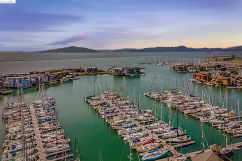 213 Schooner Ct, Richmond, CA 94804