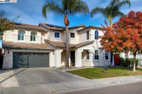 1253 Pyrenees St, Tracy, CA 95304 photo 1