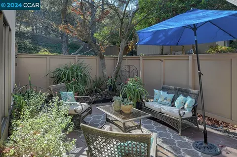 1301 Stanley Dollar Dr #4, Walnut Creek, CA 94595