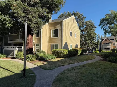 215 Reflections Dr #28, San Ramon, CA 94583