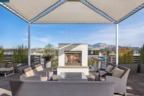 555 Ygnacio Valley Rd #319, Walnut Creek, CA 94596