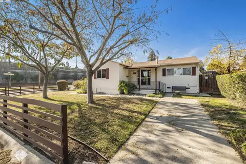 21153 Tyee Ct, Castro Valley, CA 94546 photo 1