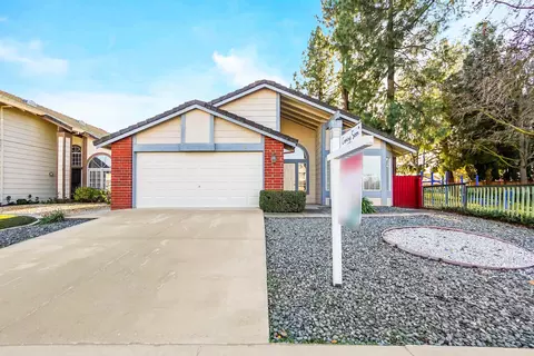 82 Victoria St, Tracy, CA 95376 photo 1