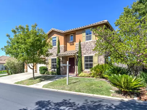 9495 Pinehurst Dr, Roseville, CA 95747