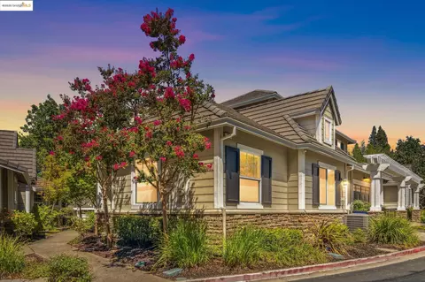 112 Sugarloaf Ct, Alamo, CA 94507
