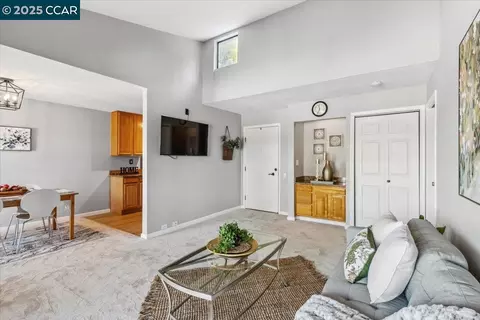 155 Sharene Ln #313, Walnut Creek, CA 94596