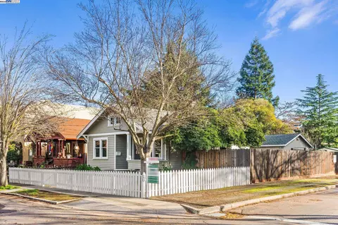 1002 Warren St, Martinez, CA 94553 photo 1
