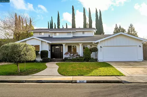 3237 Inverness Dr, Walnut Creek, CA 94598