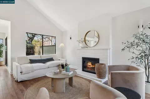1645 Armstrong Ct, Concord, CA 94521