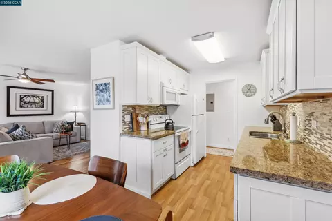 2180 Geary Rd #4, Pleasant Hill, CA 94523