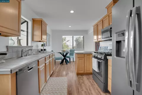 2484 Birch St, Martinez, CA 94553 photo 1