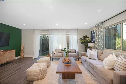1779 Holland Dr, Walnut Creek, CA 94597
