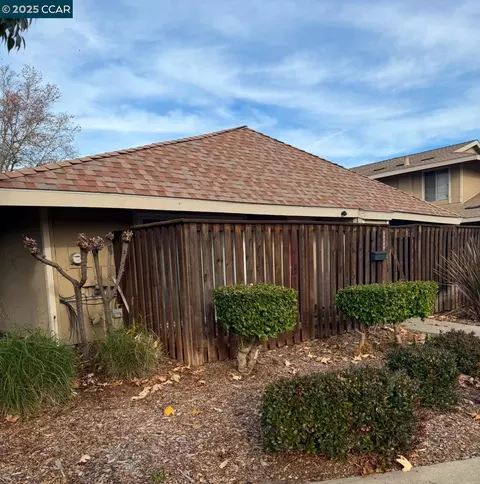 2075 Olivera Rd #B, Concord, CA 94520 photo 1