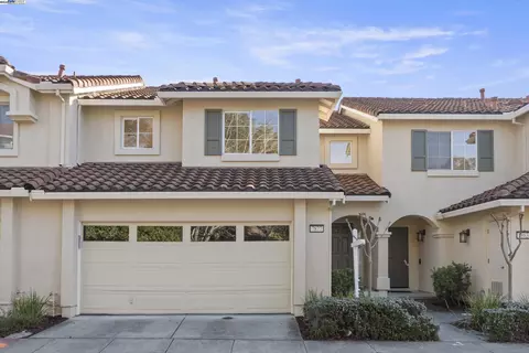 7877 Summerpointe Pl, Castro Valley, CA 94552 photo 1
