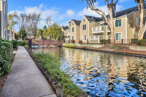 285 Reflections Dr #13, San Ramon, CA 94583