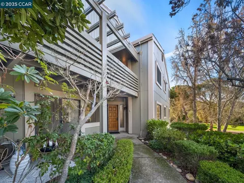 600 Terra California Dr #8, Walnut Creek, CA 94595