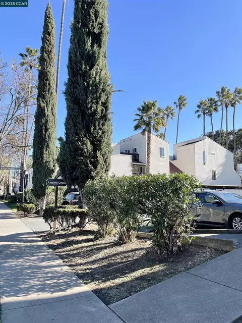 2200 Laguna Cir #E, Concord, CA 94520