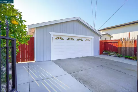 3021 Kansas St, Oakland, CA 94602