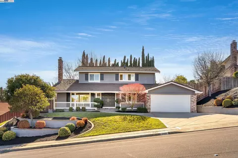 7402 Hansen Dr, Dublin, CA 94568 photo 1