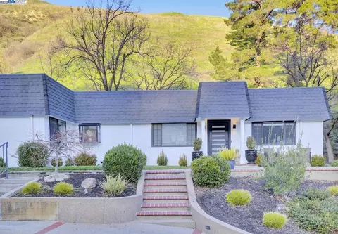 1550 Springbrook Rd, Walnut Creek, CA 94597 photo 1