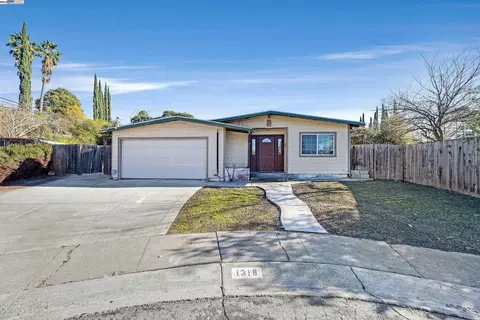 1318 Perth Ct, Concord, CA 94521 photo 1