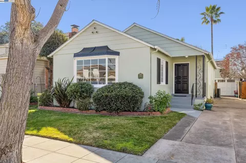 2920 Windsor Dr, Alameda, CA 94501 photo 1