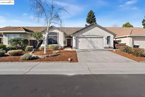 8984 Sierra Nevada Way, Elk Grove, CA 95624