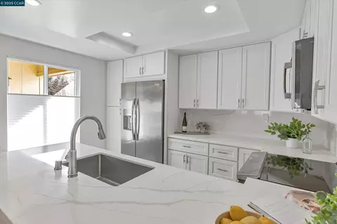 2009 Golden Rain Rd #3, Walnut Creek, CA 94595