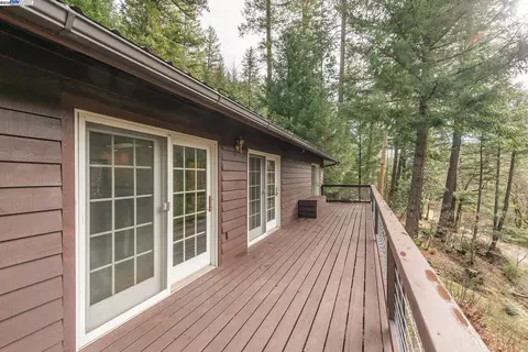 540 Lost Bridge Rd, Lewiston, CA 96052