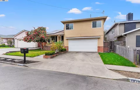 10707 Mark St, Oakland, CA 94605