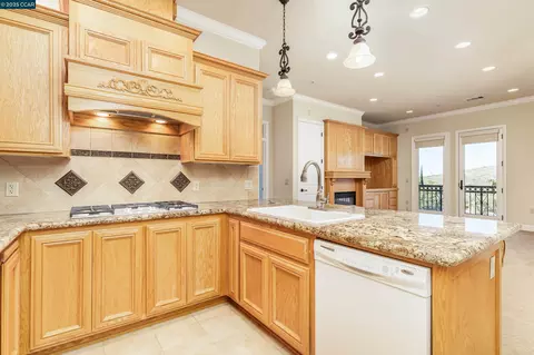 Kitchen - 1146 Waltz Ct, Vallejo, CA 94591 photo 5 of 5