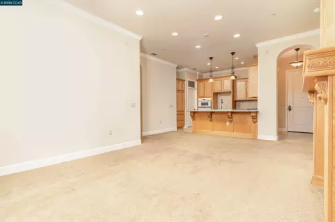 Living - 1146 Waltz Ct, Vallejo, CA 94591 photo 5 of 7