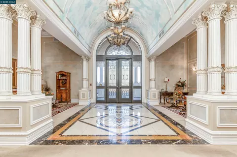 Entry Way - 1146 Waltz Ct, Vallejo, CA 94591 photo 3 of 3