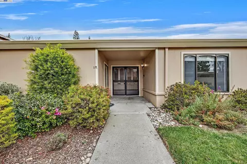 1580 Golden Rain Rd #1, Walnut Creek, CA 94595