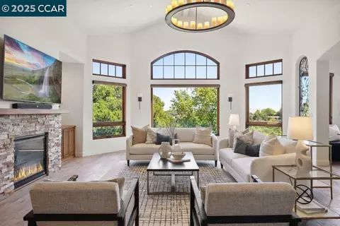 1740 Toyon Rd, Lafayette, CA 94549
