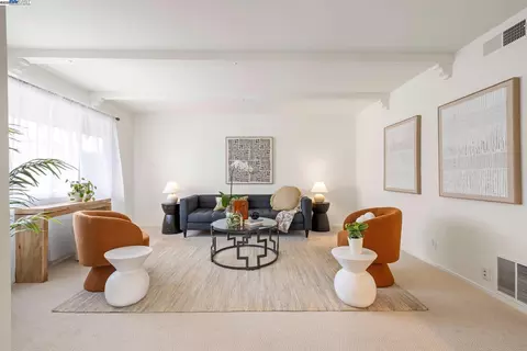 370 Santa Clara Ave #6, Oakland, CA 94610