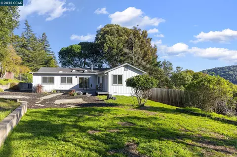 2710 Silverado Dr, Pinole, CA 94564 photo 1