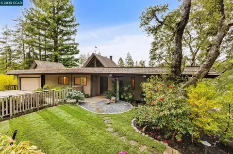 21 Via Callados, Orinda, CA 94563