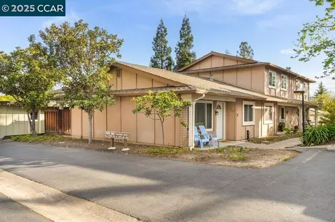 23 Fountainhead Ct, Martinez, CA 94553