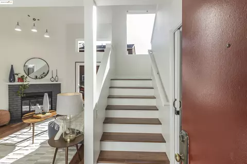 3685 Maple Ave #6, Oakland, CA 94602