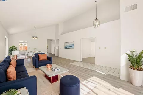 5061 Carriage Dr, Richmond, CA 94803
