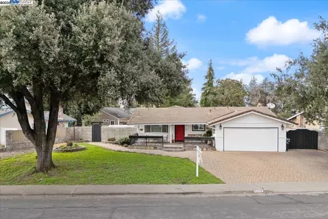 1271 Bentley St, Concord, CA 94518 photo 1