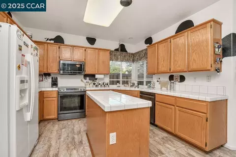 1156 Shadowcliff, Brentwood, CA 94513
