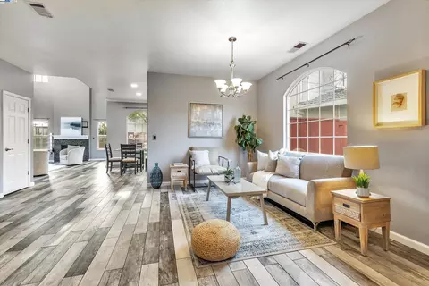 1266 Tony Stuitt Ct, Tracy, CA 95377