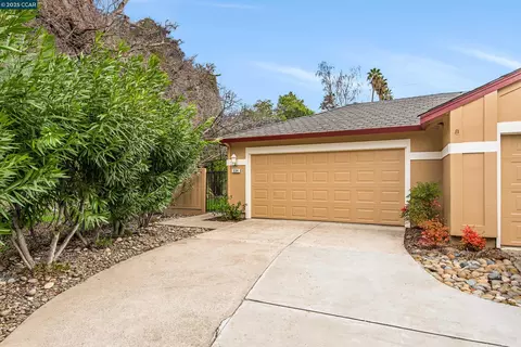 694 La Corso Dr, Walnut Creek, CA 94598