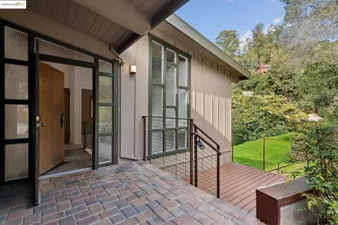 5343 Leona St, Oakland, CA 94619