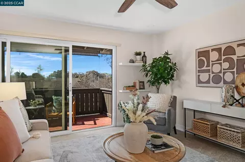 1451 Marchbanks Dr #4, Walnut Creek, CA 94598