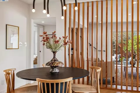 903 Broadway, Alameda, CA 94501 photo 1