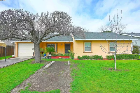 2121 Blackfield Dr, Concord, CA 94520 photo 1